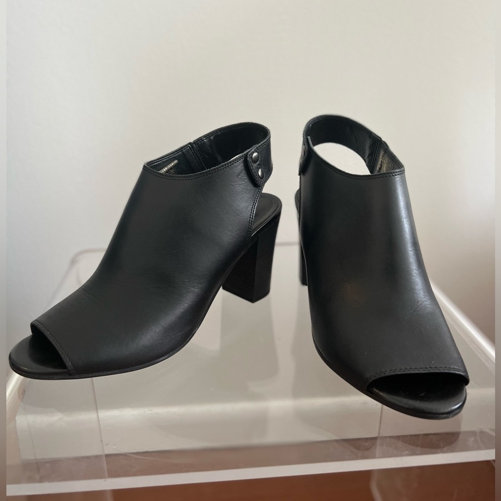 Mare di Capri Black Heels